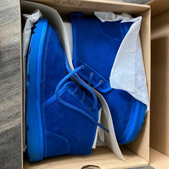 Ugg Kids - Picture 2 of 8